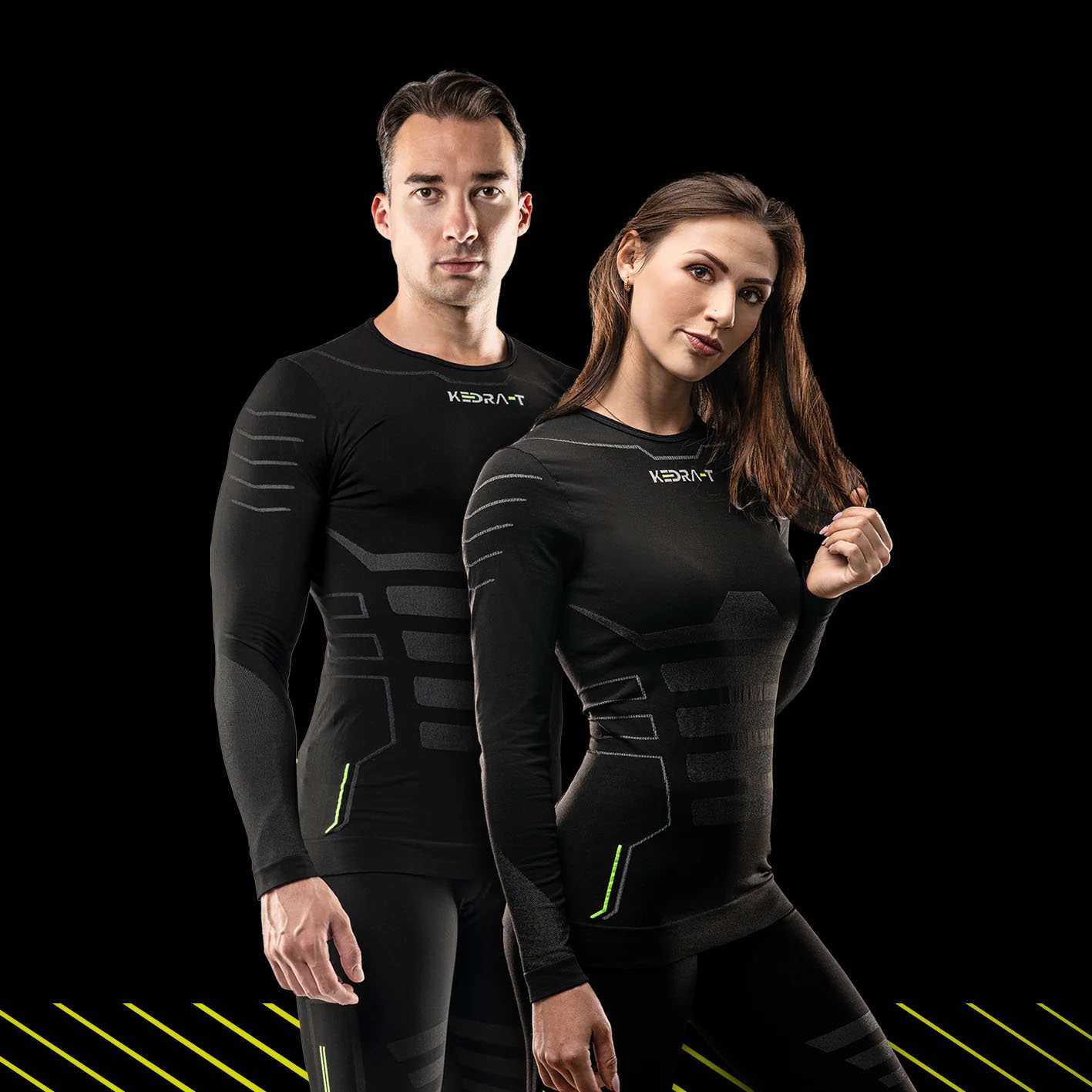 Uomo e donna in abbigliamento sportivo tecnico nero