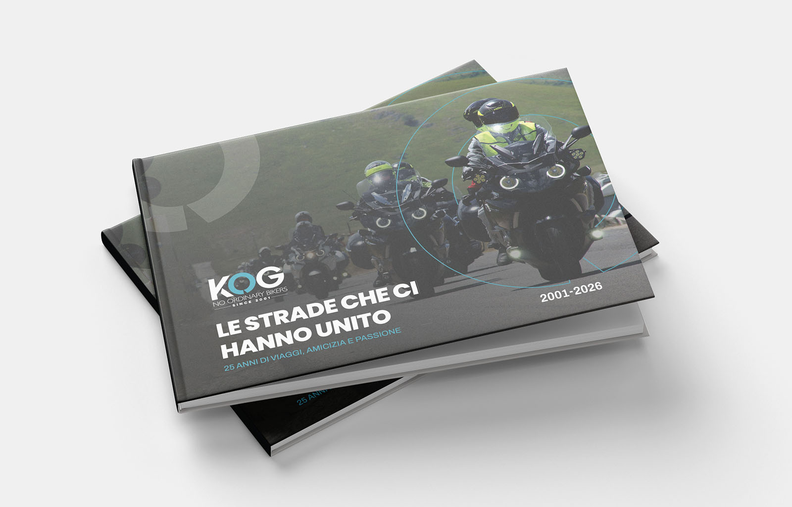 Libro KOG con motociclisti in curva in copertina